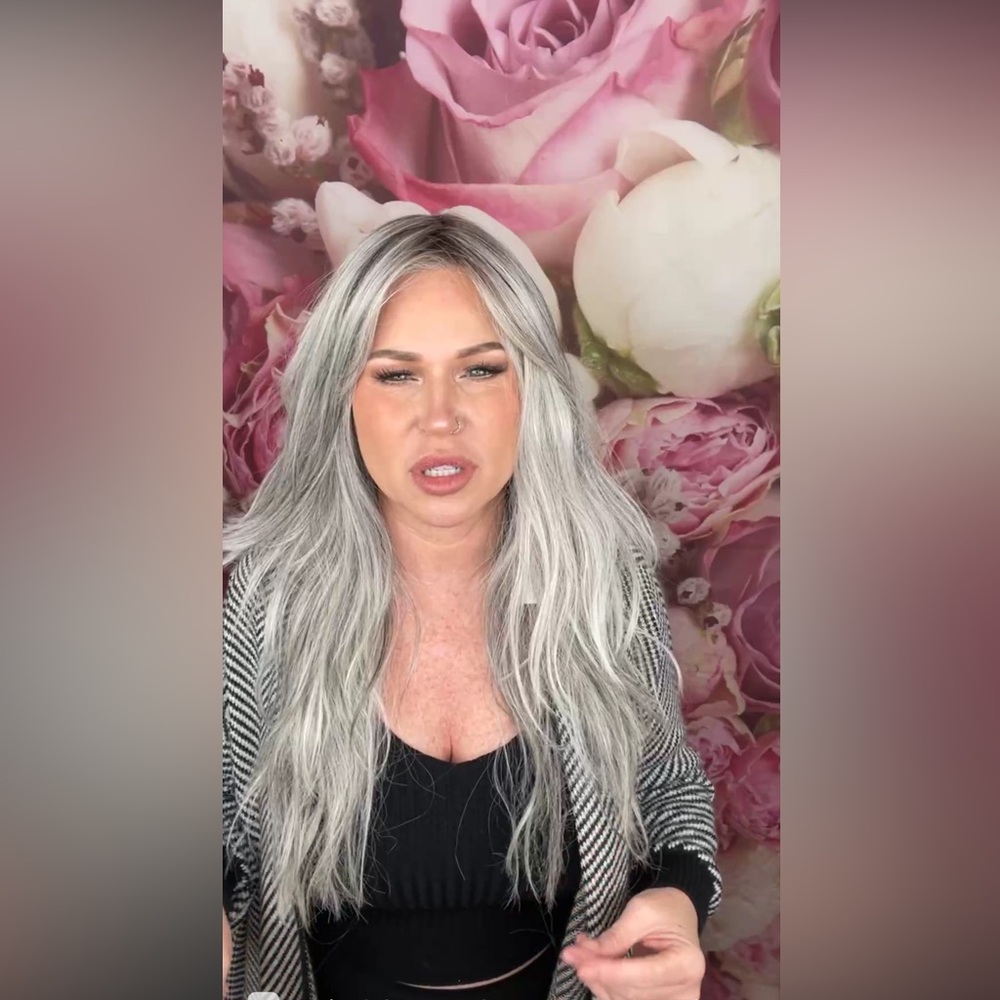 GORGEOUS Heather Dye Artic Fox Gray/Brunette Long layered lace Front Wig